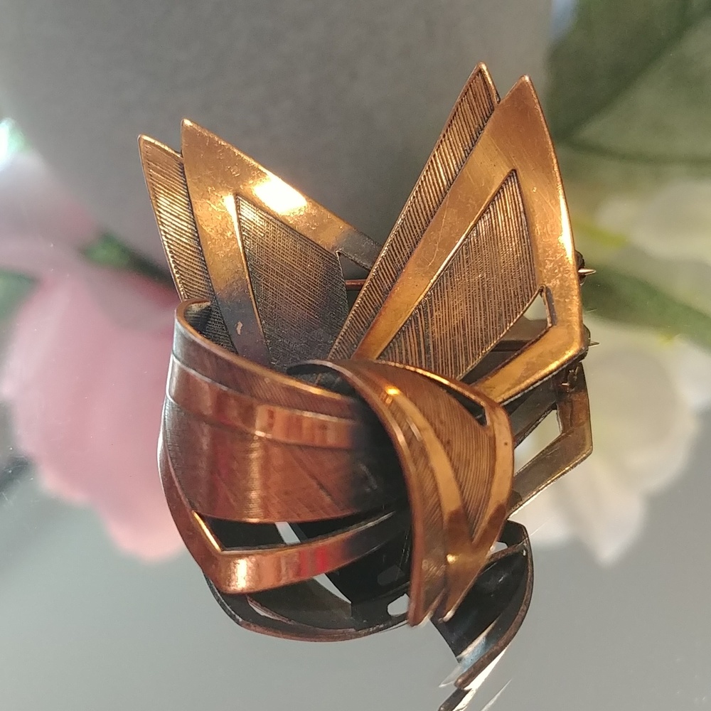Vintage Brass Style Knotted Brooch